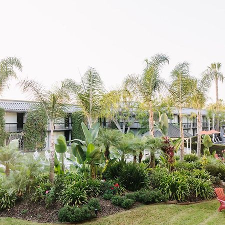 טאוזנד אוקס Palm Garden Hotel מראה חיצוני תמונה